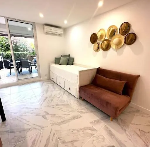 Le Massilhan - A 100m De La *