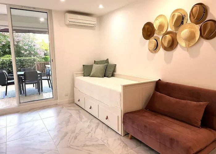 Le Massilhan - A 100m De La アパート *